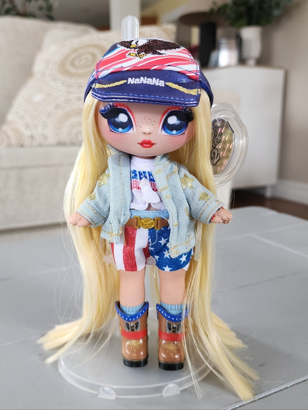 MGA Na!Na!Na! Surprise - Surprise Doll Erika Featherton Glam Series 2